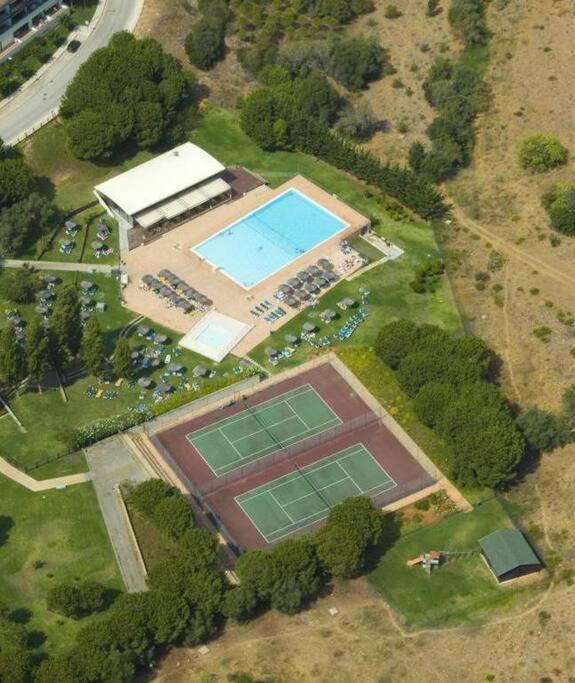 Relax And Unwind : Pool, Garden, & Lagos